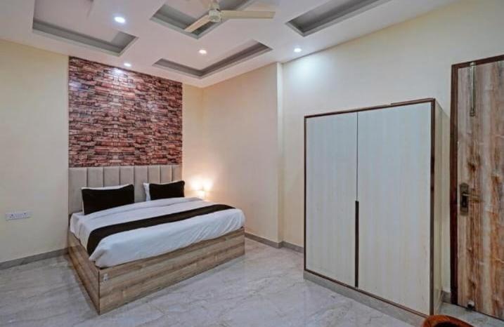 Shourya Hotel And Banquet Noida Zewnętrze zdjęcie
